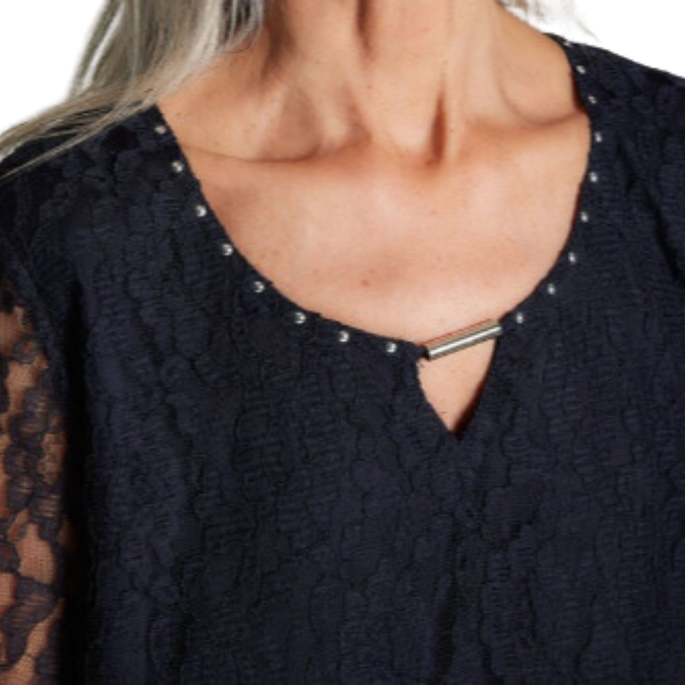 Polera De Encaje con Forro y Tachitas azul marino
